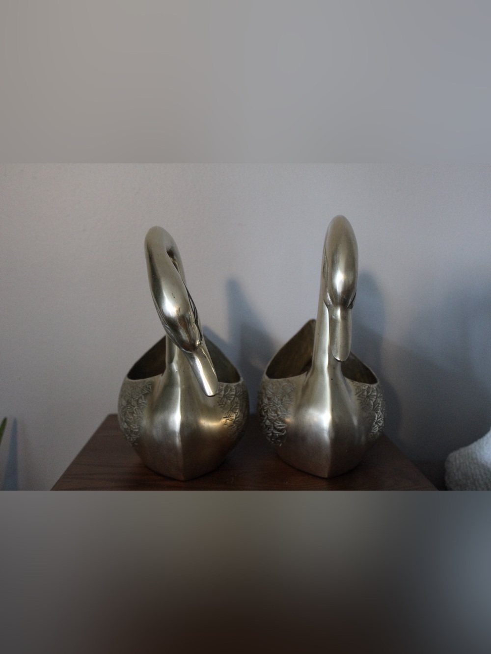 Vintage 1970s extra large Brass Swan Planters set of 2 - Picture 3 of 16